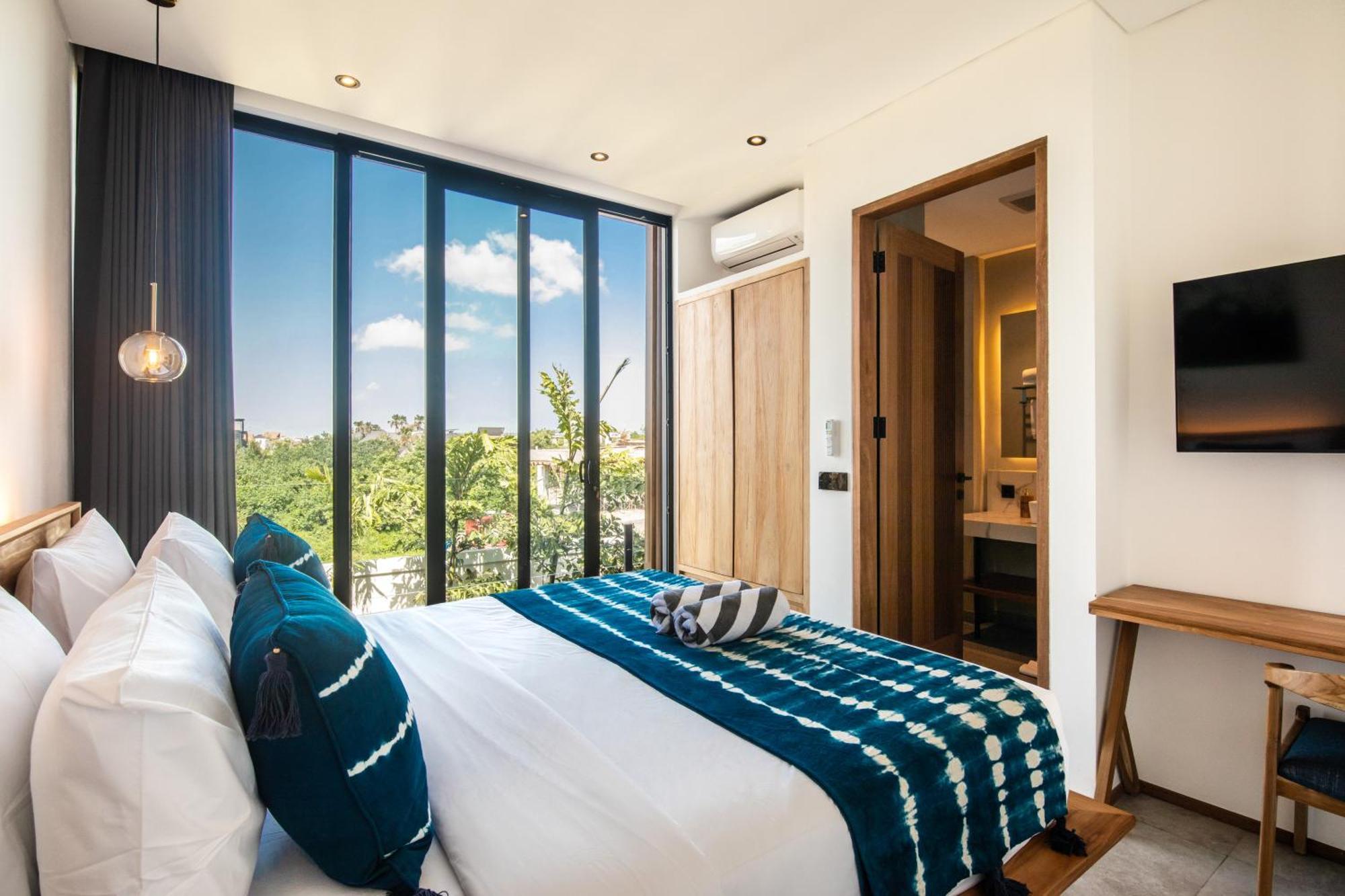 Coastal Gem 5br New Villa, 200m To * Canggu